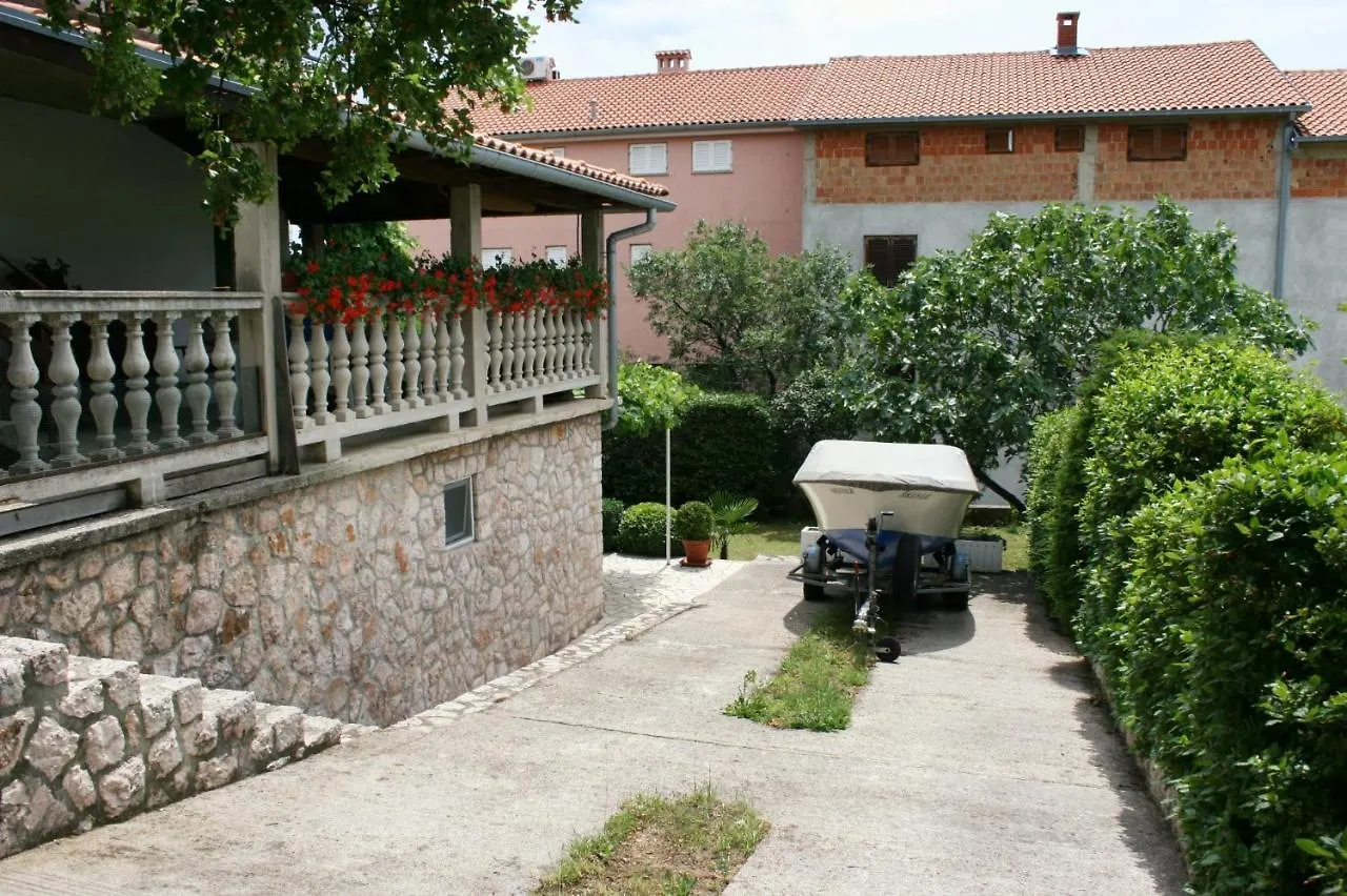 Apartments With A Parking Space Novi Vinodolski - 5529 Croatia