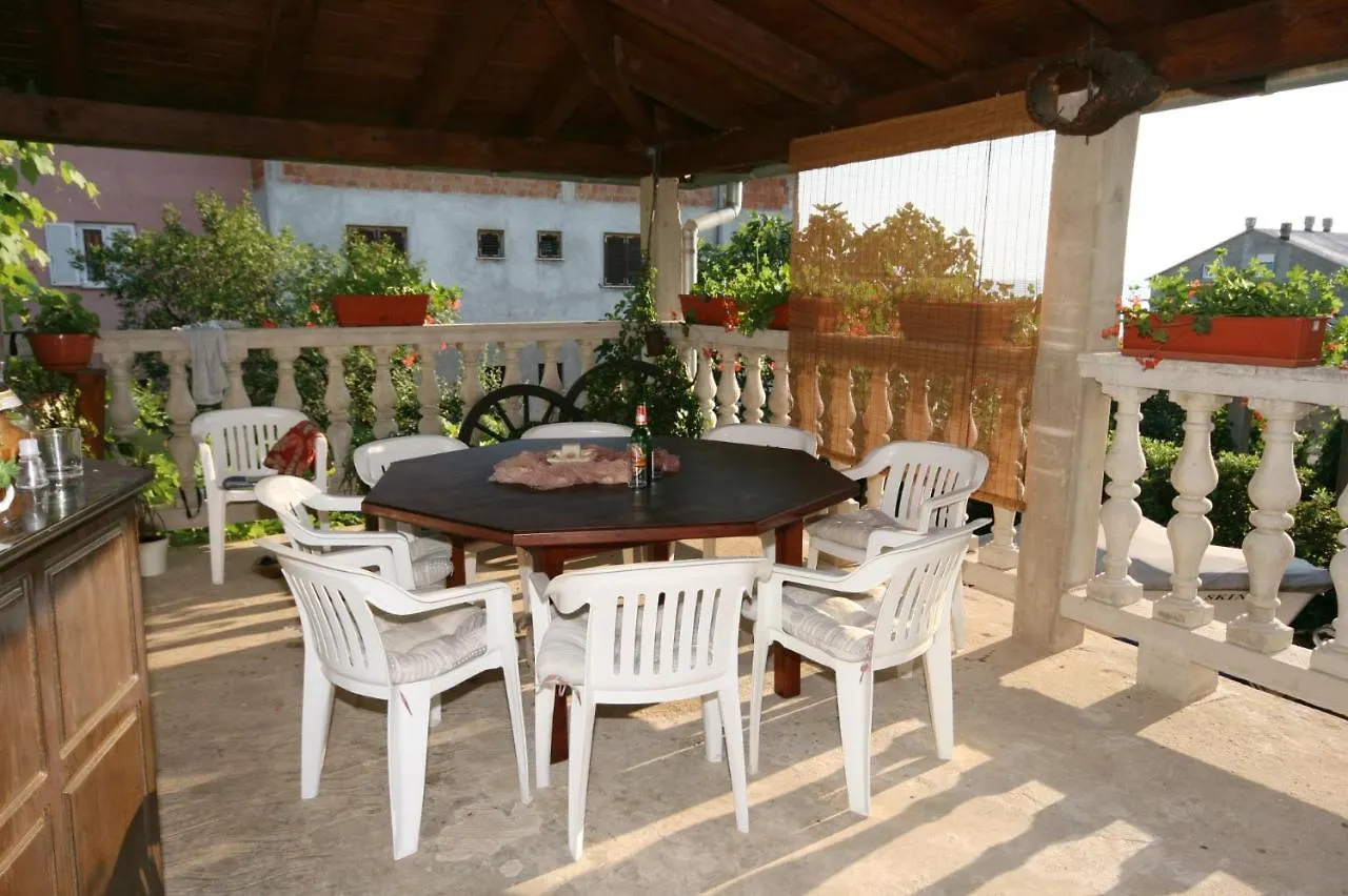 Apartments With A Parking Space Novi Vinodolski - 5529 Croatia