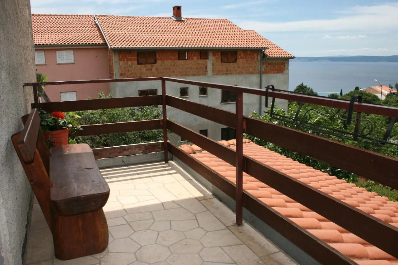 Apartments With A Parking Space Novi Vinodolski - 5529